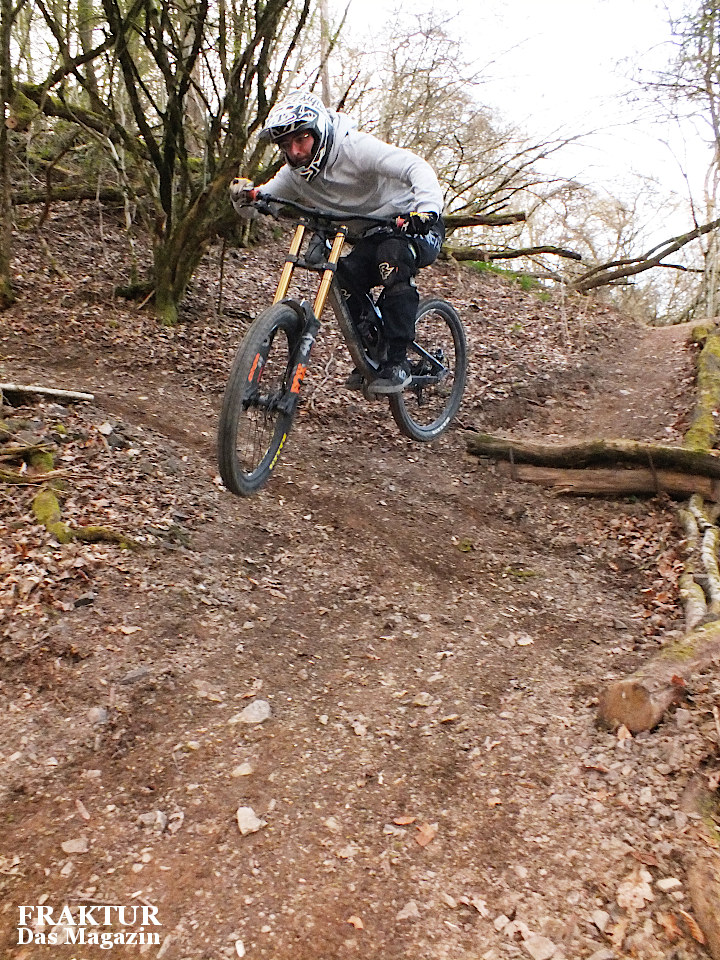 Bikes, Trails & Rock 'n' Roll: Warum Mountainbiken und harte Gitarrenriffs die gleiche Sprache sprechen