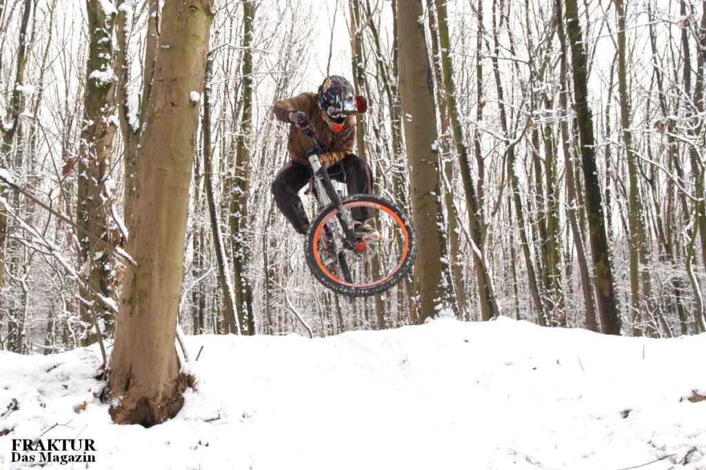 Grip auf Eis und Schnee: Fahrrad-Spikereifen im Überblick